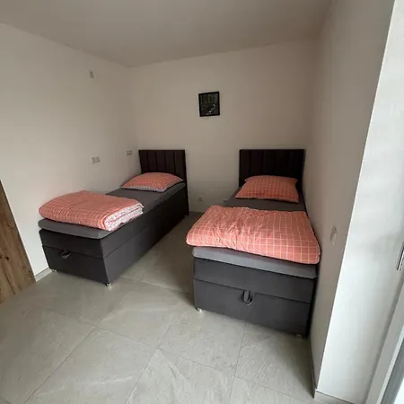 Homestay szállás Boardinghaus Koucha - Wohnen Auf Zeit